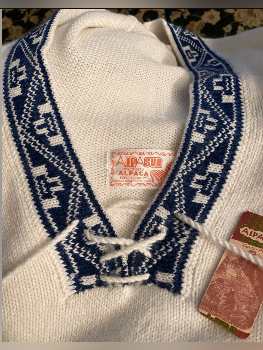 100% Baby Alpaca White Hooded Sweater Size S NWT - Picture 9 of 10
